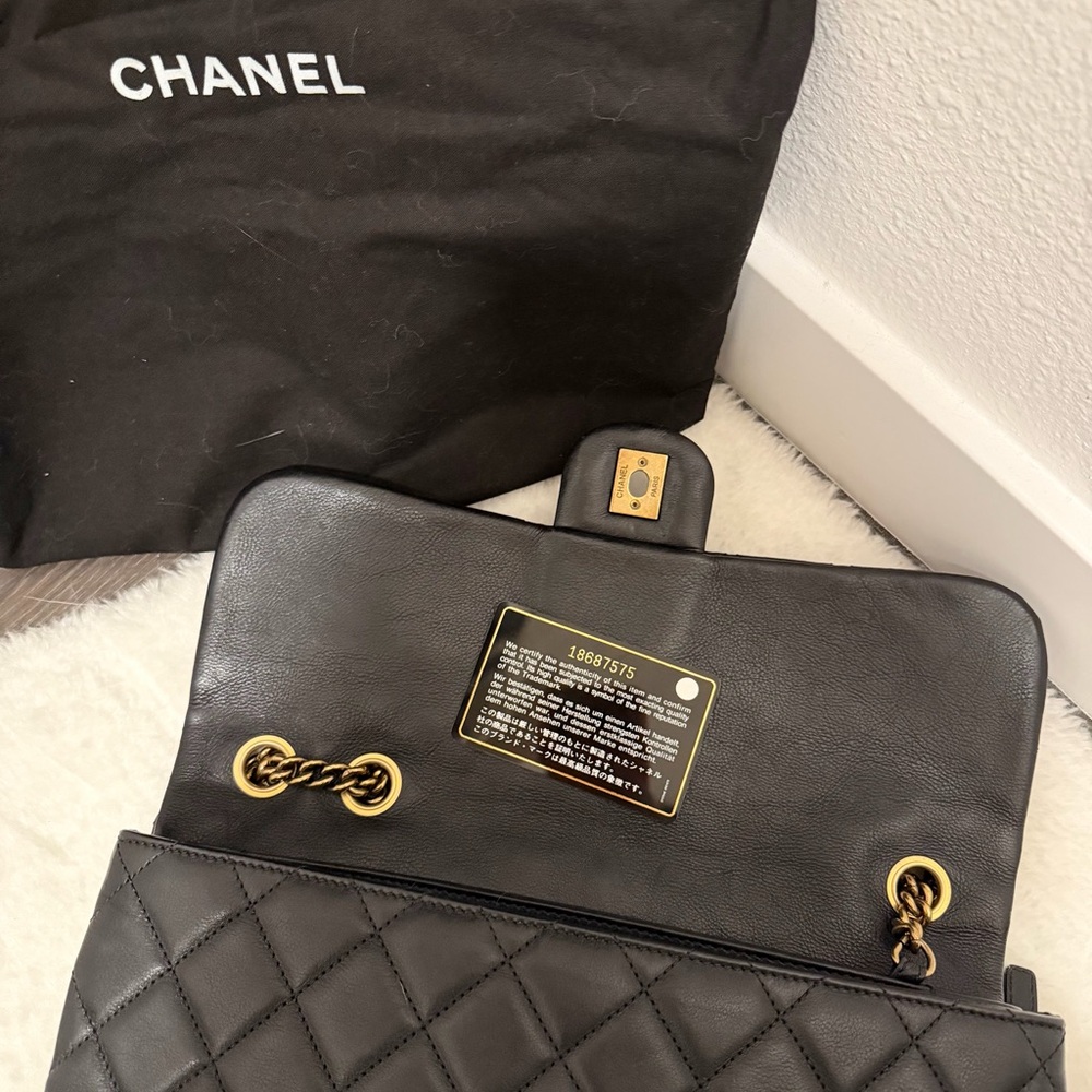 🖤 Chanel CC Crown Flap Bag - Picture 6 of 6